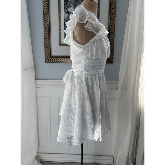 Selfie Leslie White Ruffle Lace Open Back Dress AU 12 US L Bridal Shower - Picture 2 of 5